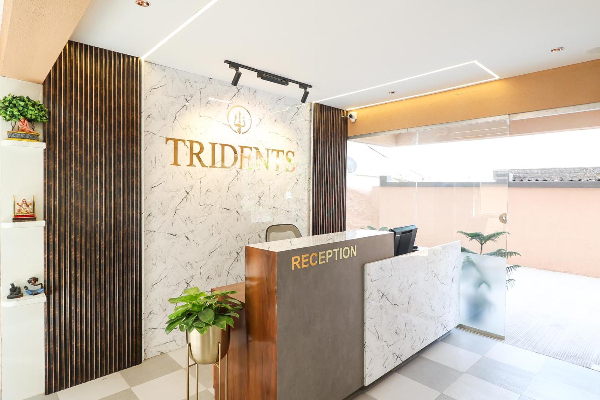 Hotel Tridents Хинджавади Экстерьер фото